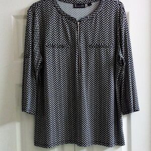 New York & Company Black and White Zigzag Blouse
